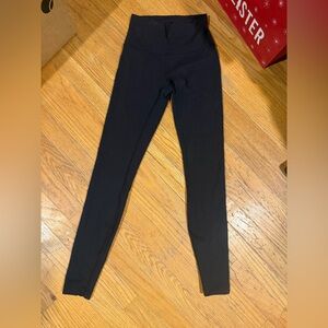 Lululemon size 4 Wunder train Black Leggings